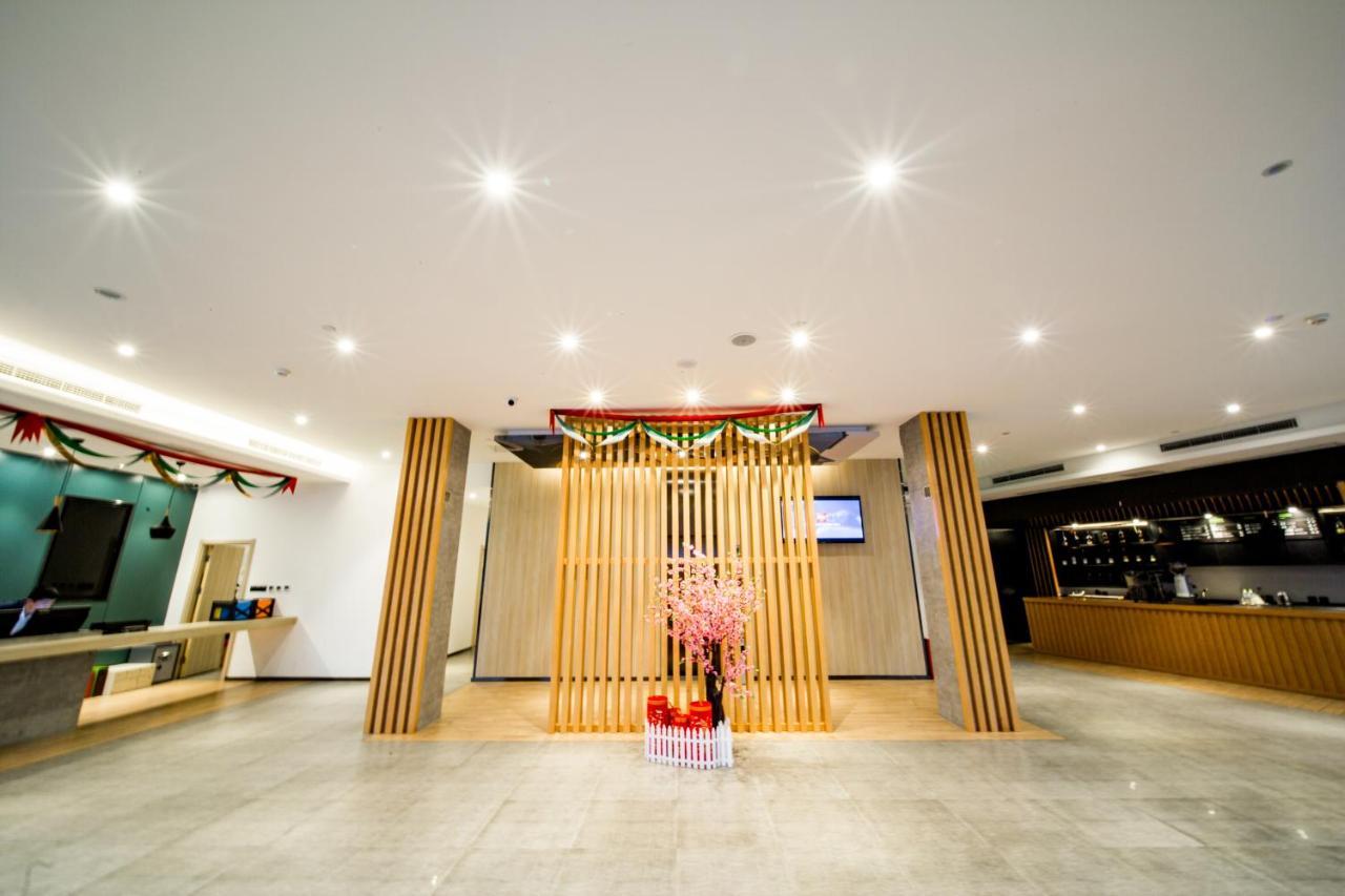 Ibis Chengdu Meizhou Center Zewnętrze zdjęcie